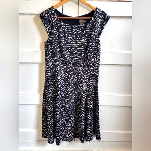 Taylor Sleeveless Black and Cream Contemporary Print Midi Dress | size 10